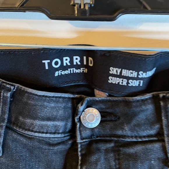 Torrid sky high skinny super soft high rise jeans size 14 short - Picture 9 of 11